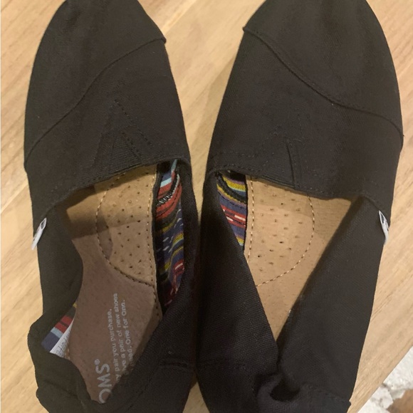 Toms Black and Cream Flats - Picture 5 of 5